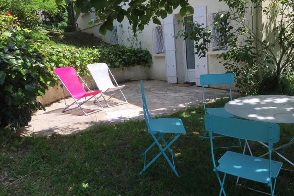 Appartement Avec Vue Panoramique Sur L'Estuaire De La Gironde Plassac  Eksteriør billede